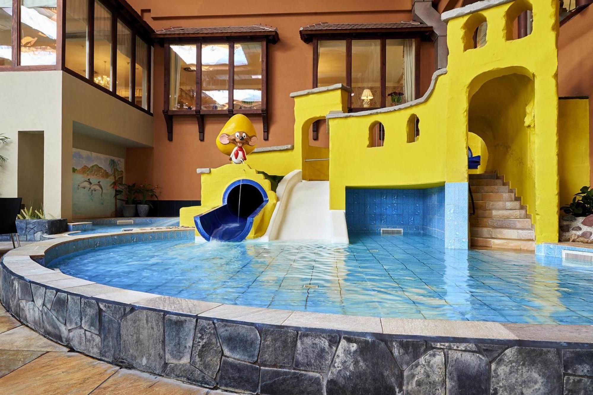 Holiday Resort Van Der Valk, Linstow Dobbin-Linstow ภายนอก รูปภาพ